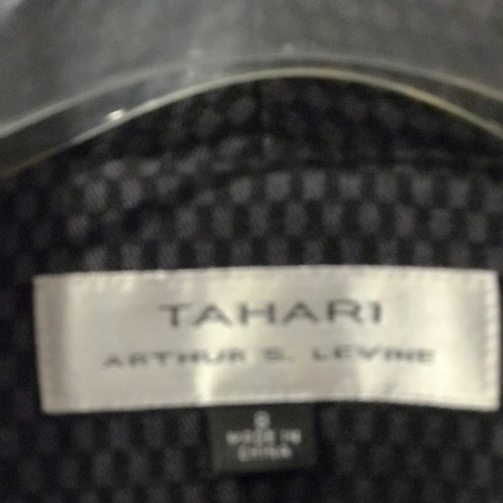 Tahari suit -skirt and jacket - Picture 2 of 4